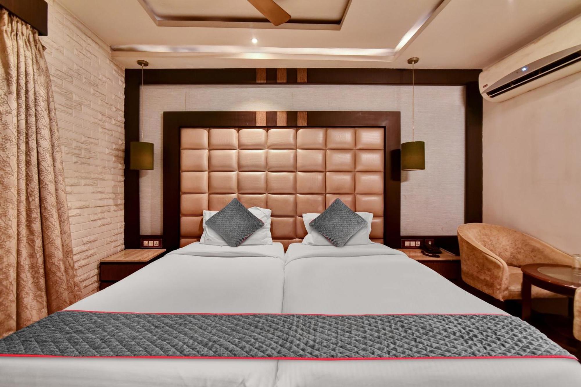 Hotel Acme Калькутта Экстерьер фото
