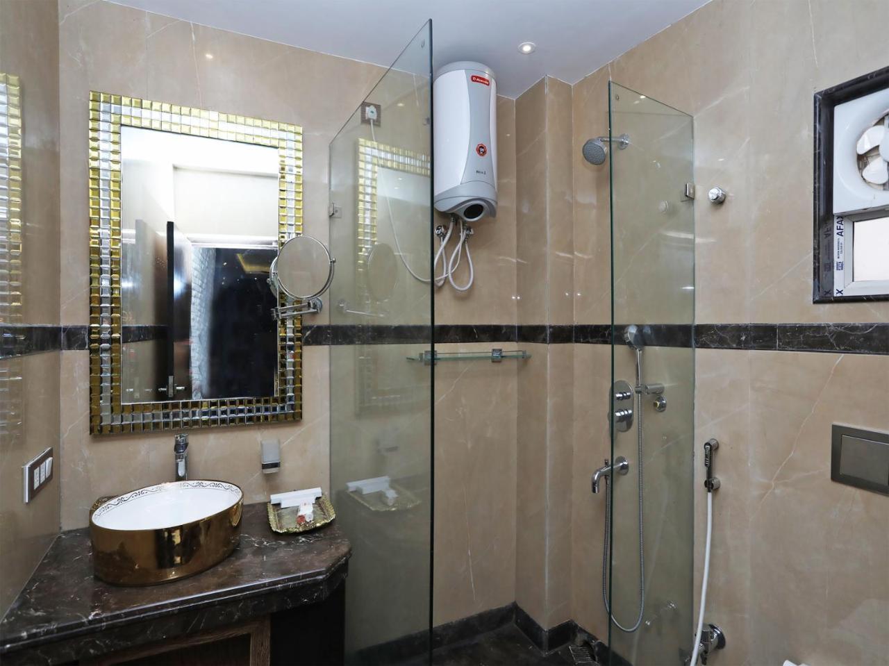 Hotel Acme Калькутта Экстерьер фото